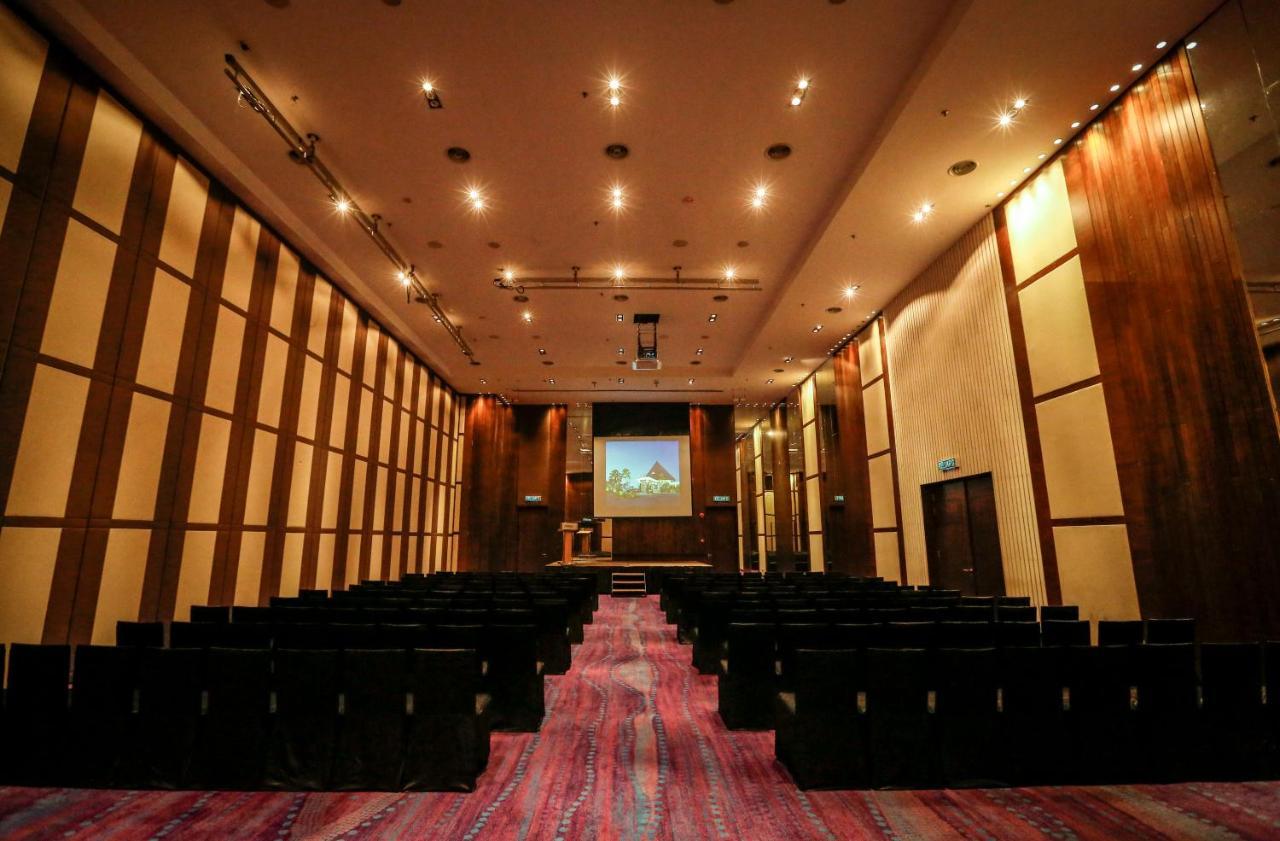 קאמפונג בגאן לאלאנג Avani Sepang Goldcoast Resort מראה חיצוני תמונה The Auditorium