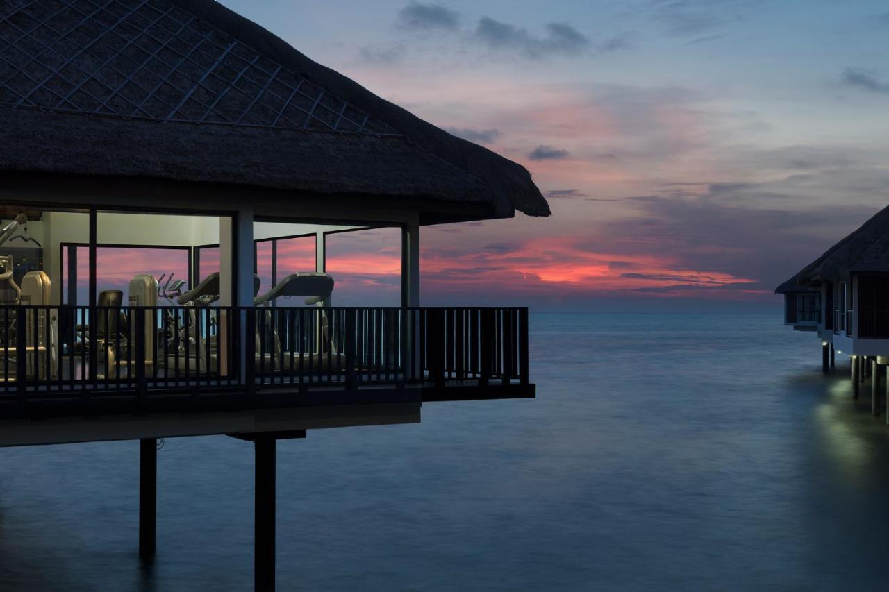 קאמפונג בגאן לאלאנג Avani Sepang Goldcoast Resort מראה חיצוני תמונה Sunset at the water villas