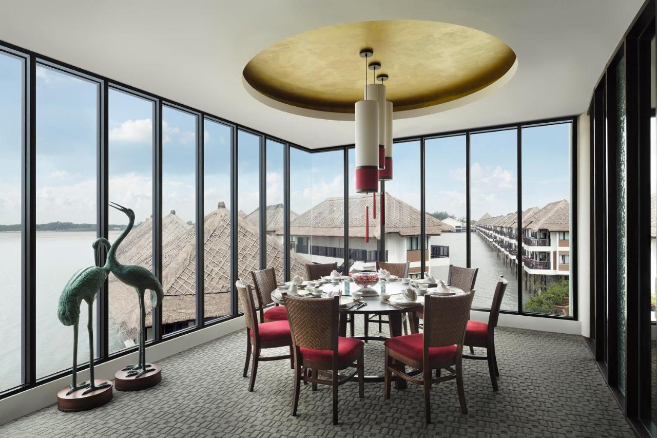 קאמפונג בגאן לאלאנג Avani Sepang Goldcoast Resort מראה חיצוני תמונה The interior of the restaurant