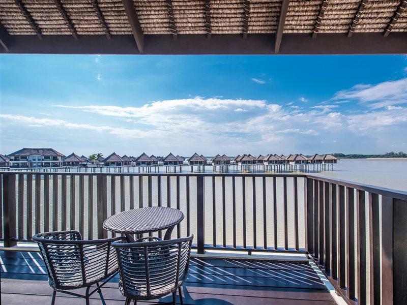 קאמפונג בגאן לאלאנג Avani Sepang Goldcoast Resort מראה חיצוני תמונה View of the resort from the balcony of a villa