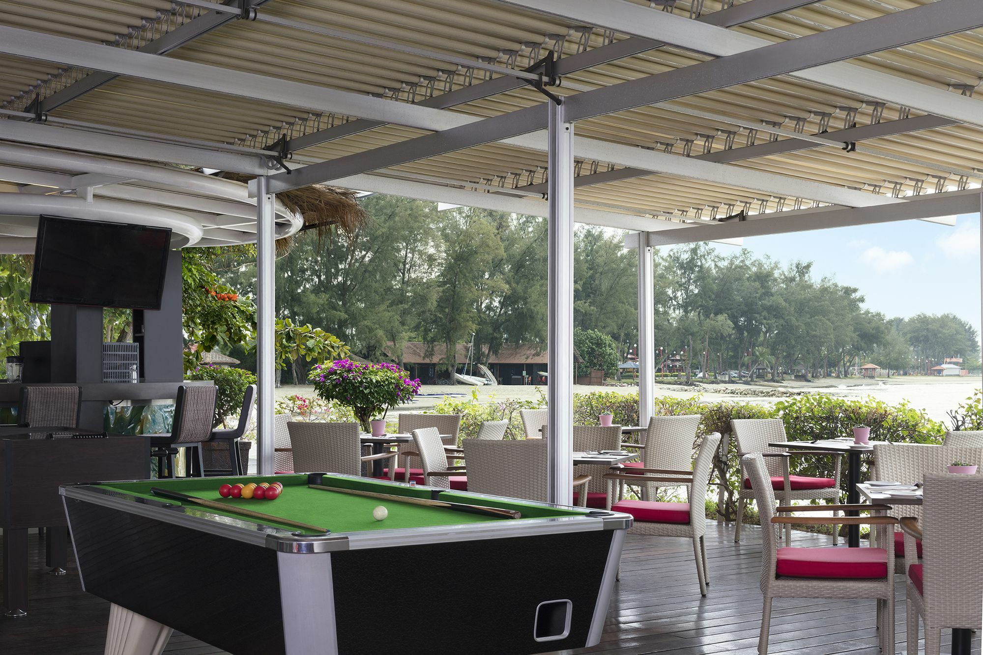 קאמפונג בגאן לאלאנג Avani Sepang Goldcoast Resort מראה חיצוני תמונה The clubhouse at the Royal Berkshire Polo Club